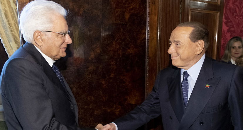 Il centrodestra ha messo nero su bianco la candidatura di Berlusconi al Quirinale, ma lui non scioglie la riserva article-post