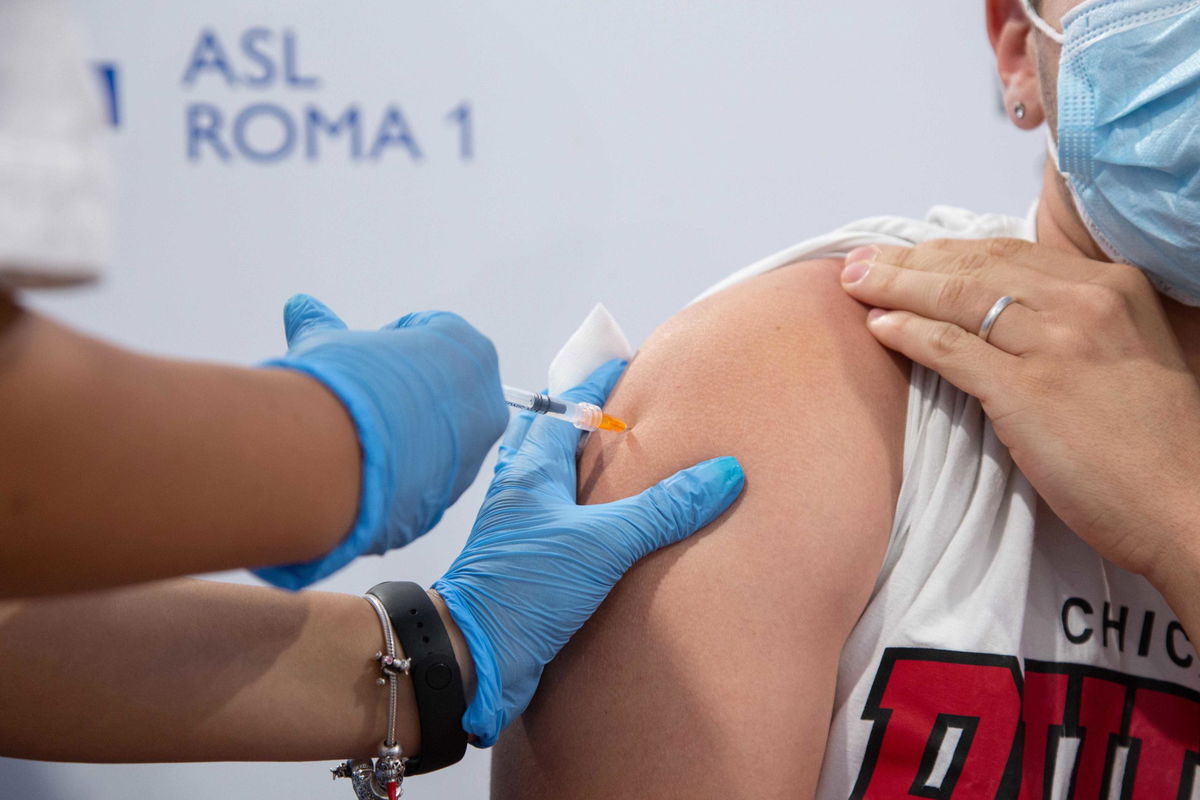 Il 14enne che vince la causa contro la madre che non voleva farlo vaccinare article-post
