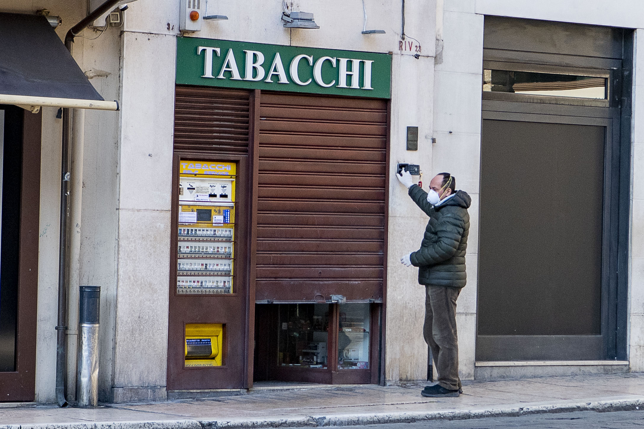 Sciopero tabaccai Negozi senza green pass