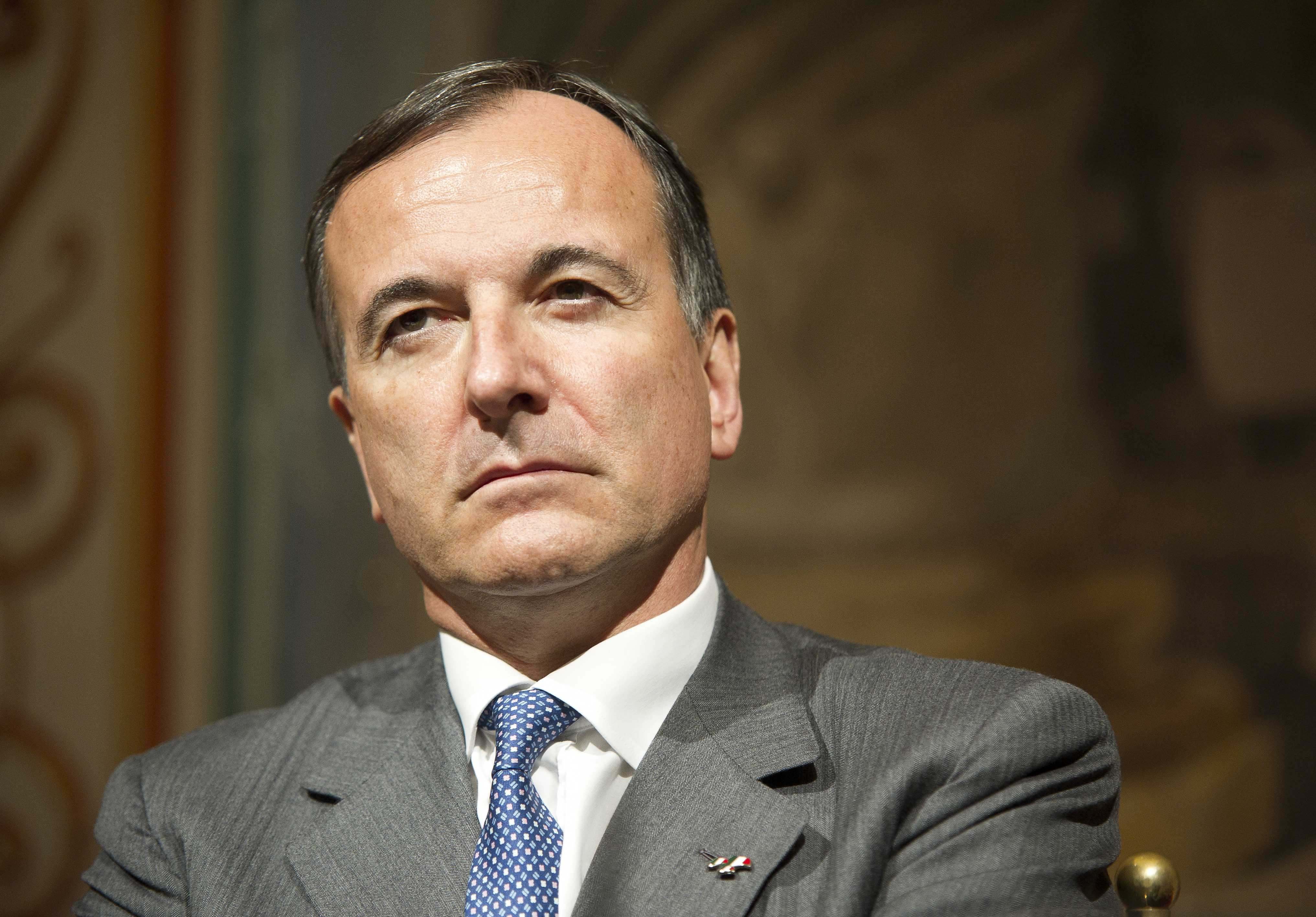 Vigile attesa, Franco Frattini