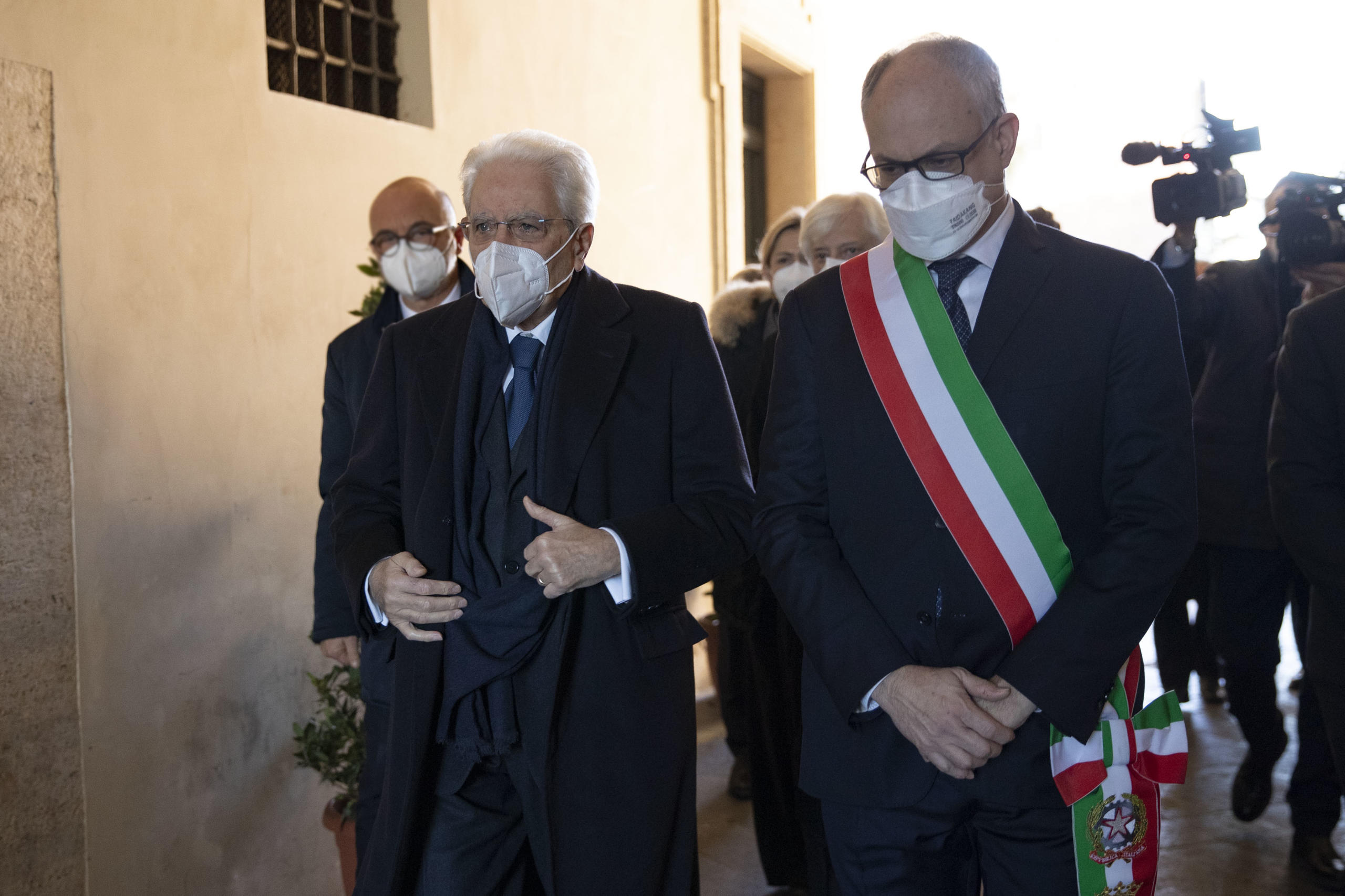 mattarella omaggio sassoli camera ardente video