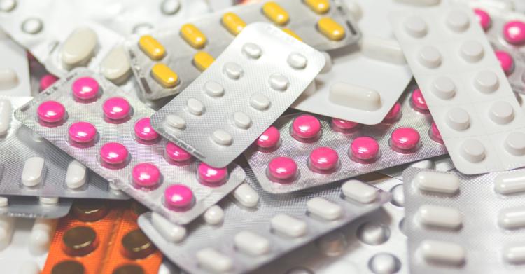 zitromax antibiotico covid aifa