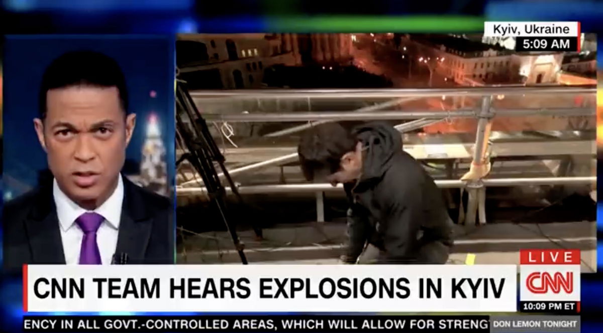 Il giornalista della CNN costretto a indossare il giubbotto antiproiettile in diretta durante le esplosioni a Kiev | VIDEO article-post