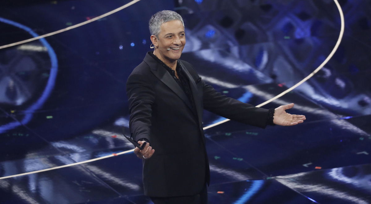La proposta di Fiorello a Meloni: “Eri la tata di mia figlia, ora mi offro io come tato per Ginevra” article-post