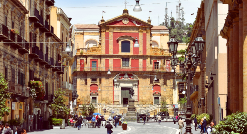 caltanissetta degrado razzismo extracomunitari
