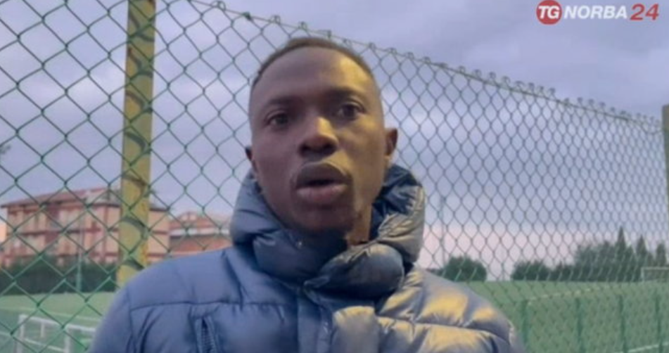 Abdoulaye Fofana, il calciatore 21enne della Guinea ricoperto di insulti razzisti durante una partita a Foggia article-post
