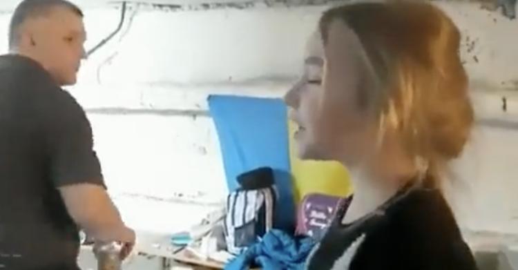 Bambina canta Let it go