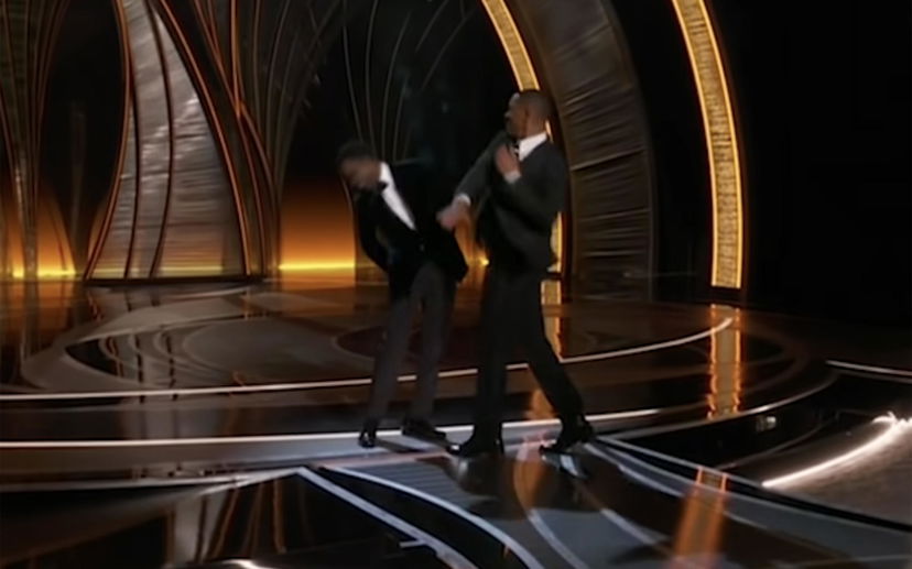 Lo schiaffo di Will Smith a Chris Rock potrebbe costargli l’Oscar? article-post
