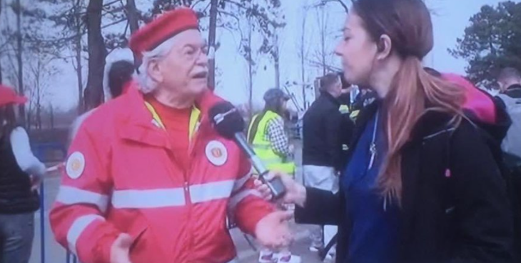 “Ora mi faccio i caz*i degli altri”, Antonio Razzi a Siret per aiutare i profughi ucraini | VIDEO article-post