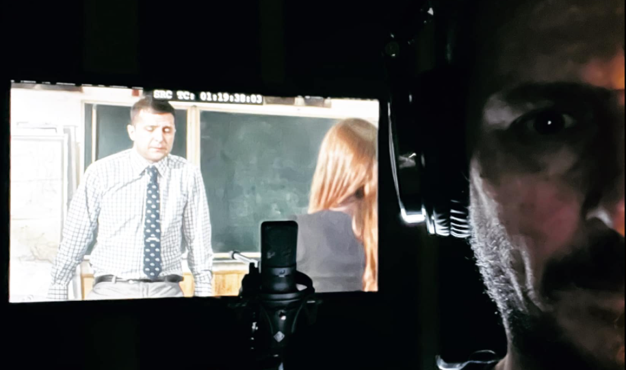 Luca Bizzarri doppierà Zelensky nella serie “Servant of the people” in onda su La7 article-post