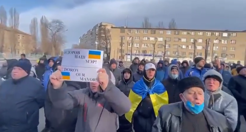 La protesta dei cittadini di Melitopol contro il rapimento del sindaco da parte dei militari russi | VIDEO article-post