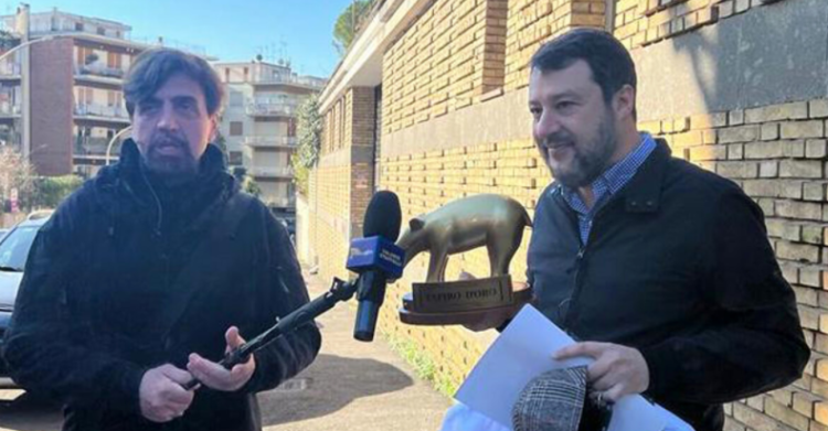 valerio staffelli matteo salvini tapiro d'oro