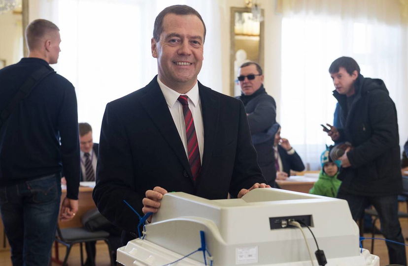 “Freddo in casa e i frigoriferi vuoti”, il caso Medvedev e le ingerenze russe sul voto italiano article-post