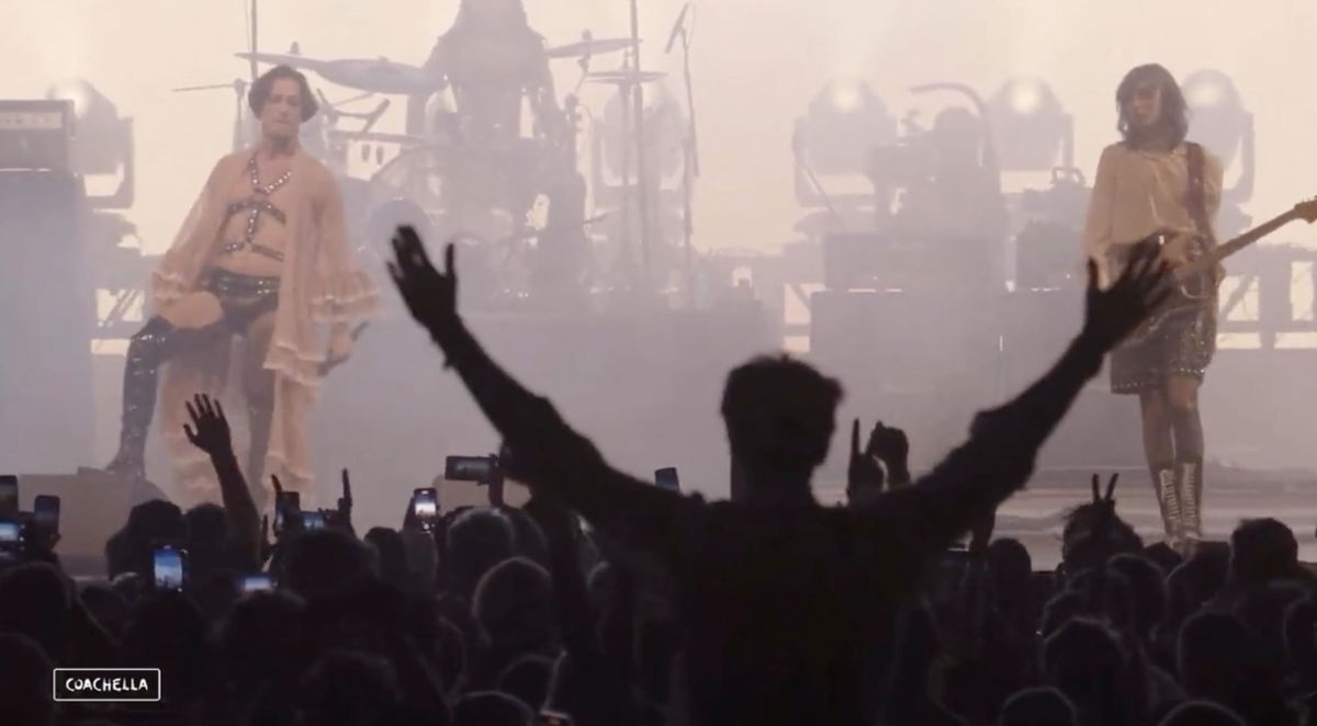 “Free Ukraine, fuck Putin”, l’urlo di Damiano dei Maneskin dal palco del Coachella | VIDEO article-post