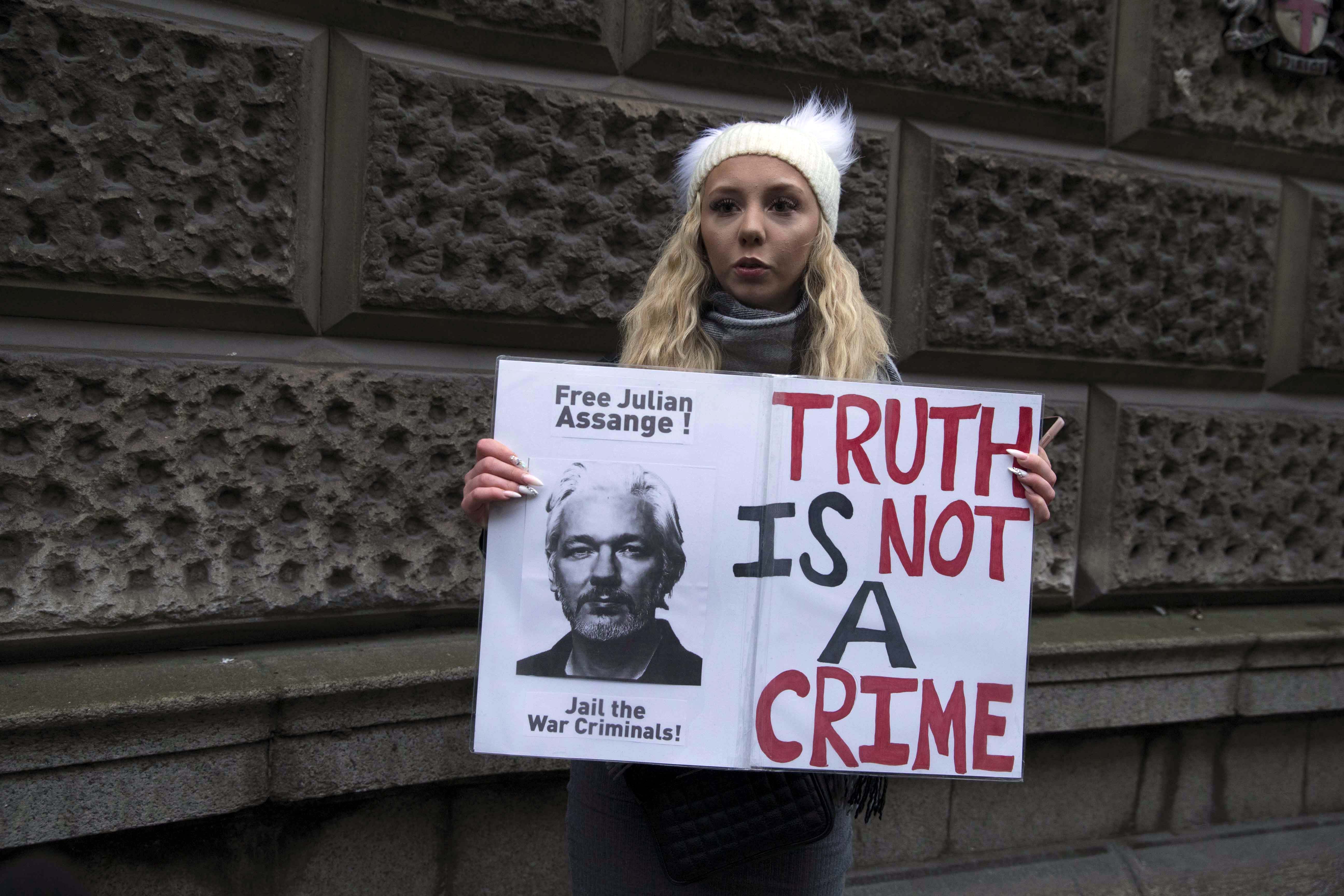 julian assange estradizione wikileaks