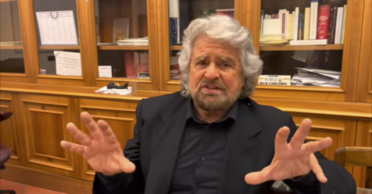 Grillo M5s traditori doppio mandato m5s beppe grillo movimento 5 stelle secondo mandato accordo comunicazione due mandati limite