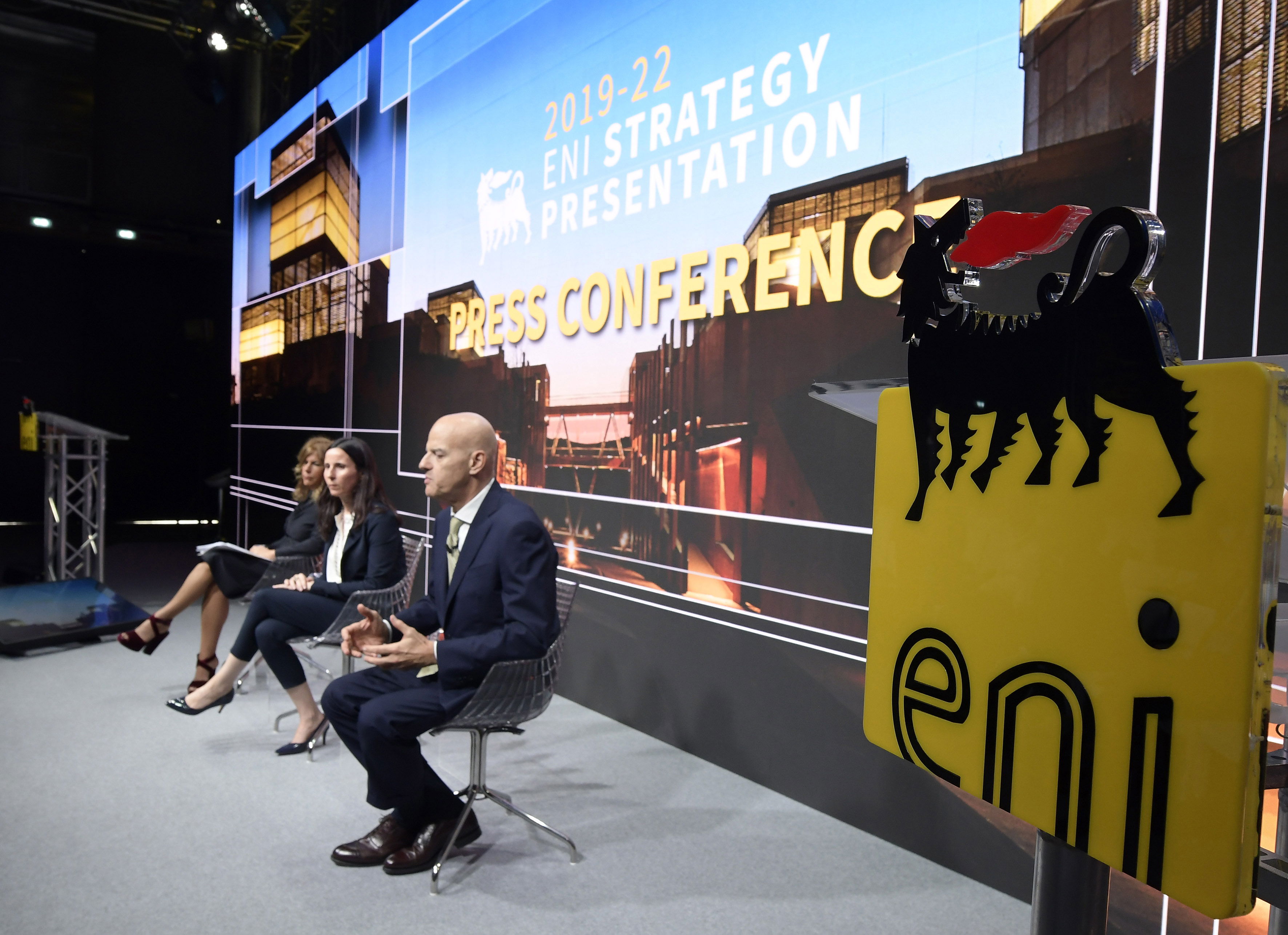 eni gas russo rubli gazprombank
