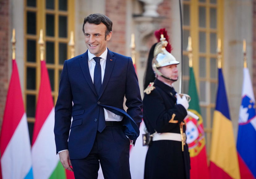 “Un colpo al sovranismo”, le reazioni alla rielezione di Macron all’Eliseo article-post