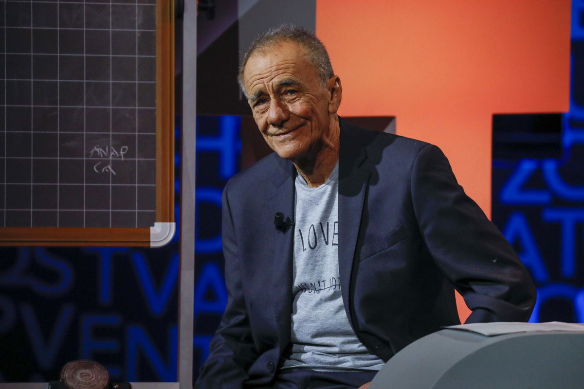 “L’ho sempre saputo, non ci ho mai badato”, Roberto Vecchioni parla dell’omosessualità della figlia article-post