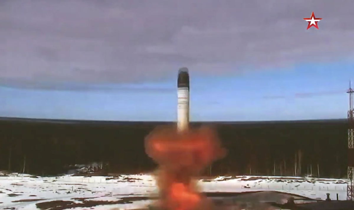 “Farà riflettere chi minaccia la Russia”, Putin celebra il missile balistico intercontinentale | VIDEO article-post