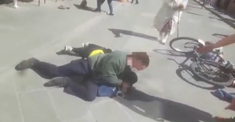 arresto firenze senegalese venditore ambulante