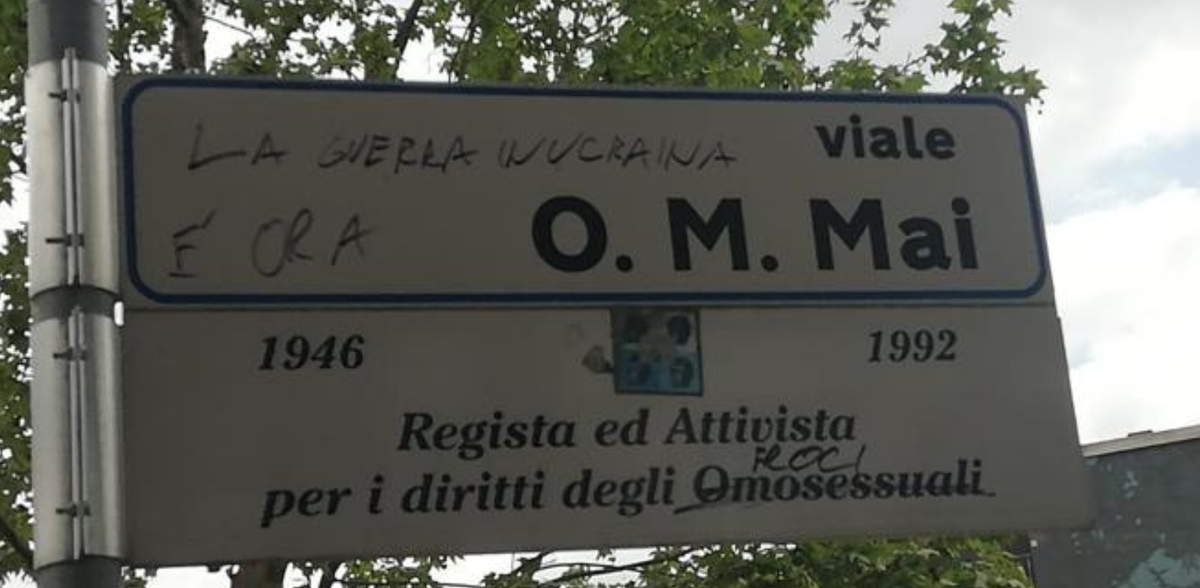 Le scritte omofobe e filorusse sulla targa dell’attivista Lgbt Ottavio Mai a Torino article-post