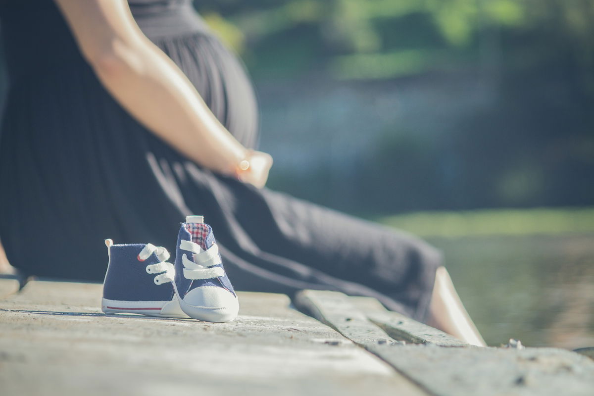 Adottato il testo base della legge che vuole rendere la gestazione per altri “reato universale” article-post