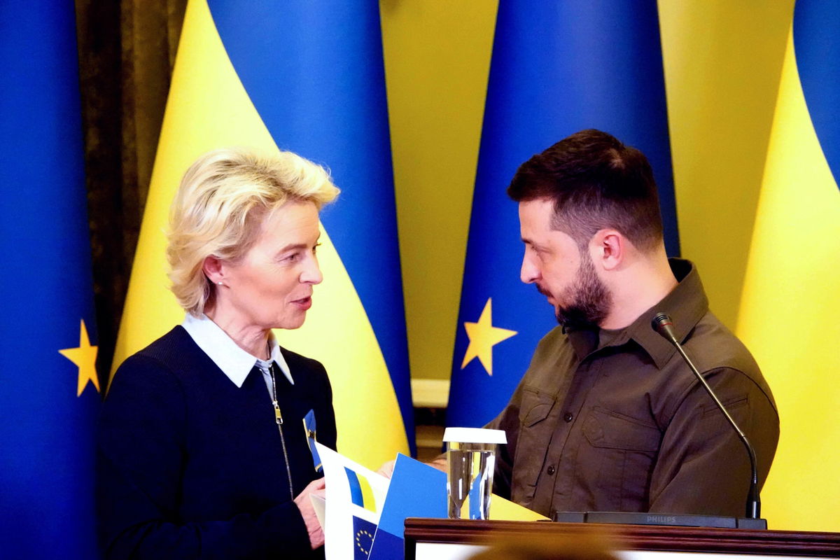 “L’Ucraina fa parte della famiglia europea”: le parole di Ursula Von der Leyen a Zelensky article-post