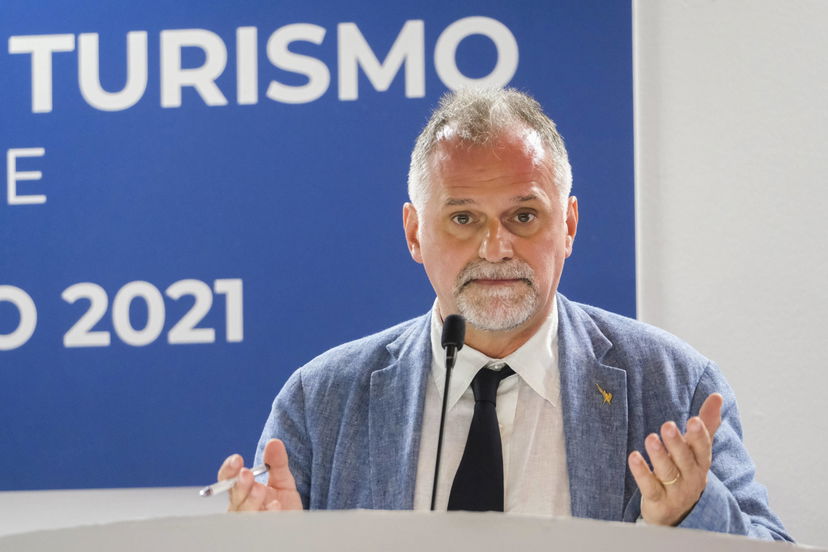 Il capolavoro del Ministro leghista Garavaglia che chiede “più stranieri” per i lavori stagionali article-post