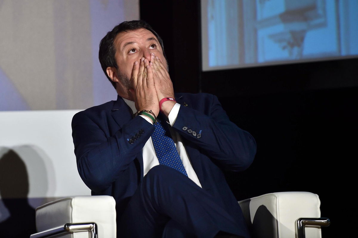 Il blitz (fallito) di alcuni leghisti che volevano togliere il nome di Salvini dal logo del partito article-post