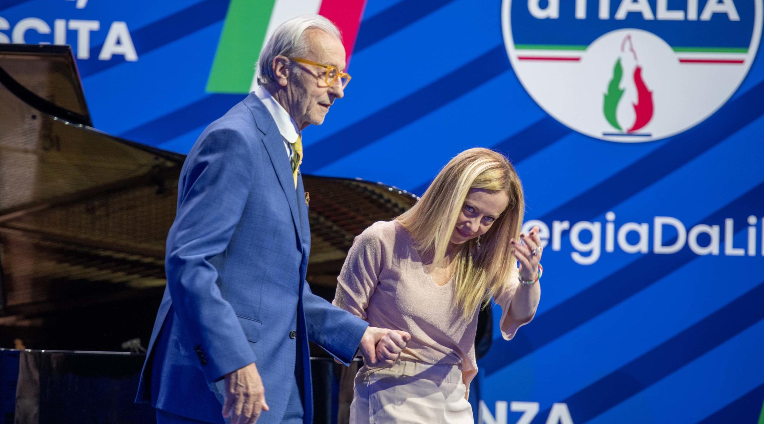 vittorio feltri dimissioni consiglio comunale milano giorgia meloni