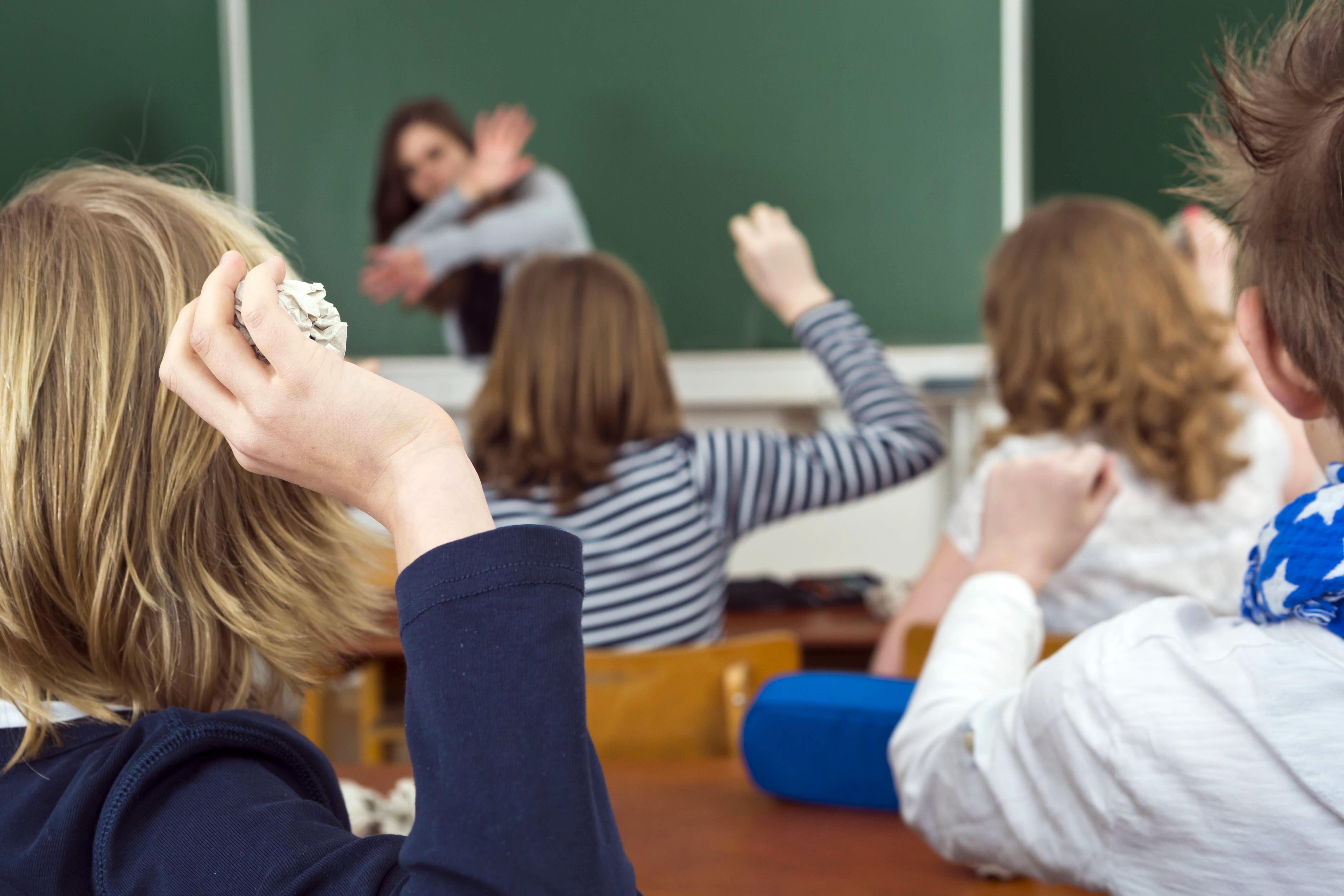 violenza bullismo a scuola lesbica ragazza