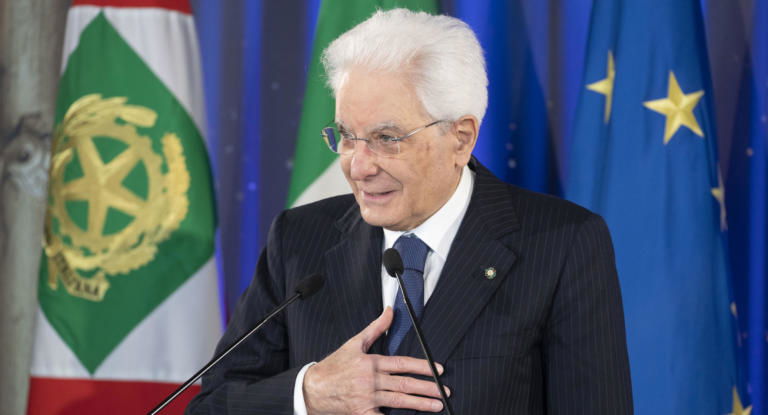 Il 48enne condannato a 5 mesi per aver insultato Mattarella su Facebook Il 48enne condannato a 5 mesi per aver insultato Mattarella su Facebook