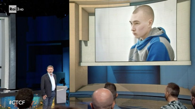Michele Serra e Vadim cancellato dalla guerra: “Nel momento in cui impugni un mitra e indossi una divisa, tu sei solo quel mitra e quella divisa” | VIDEO article-post