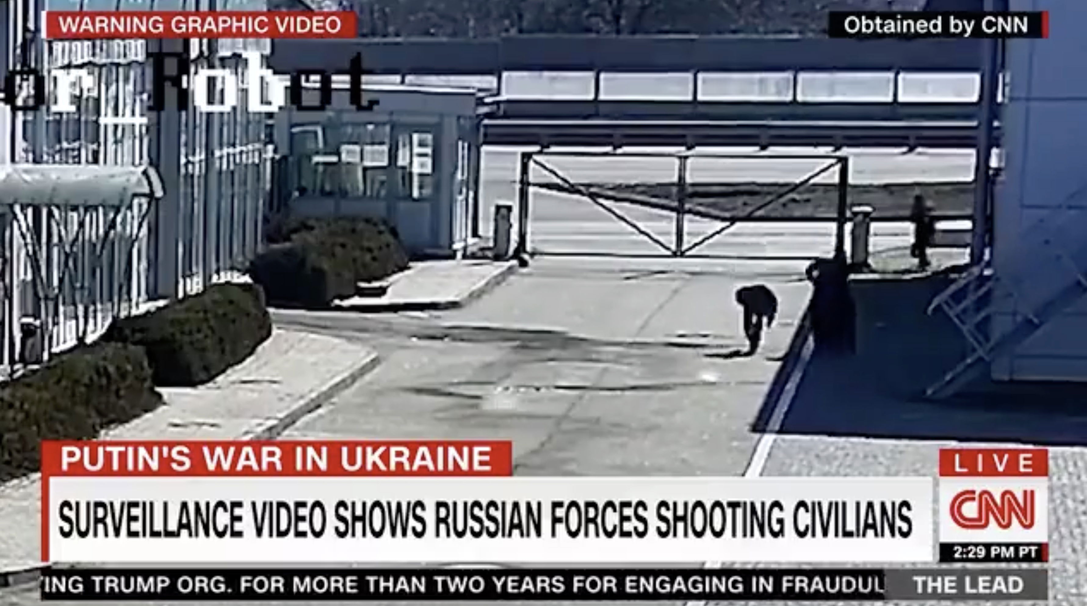 Soldati russi sparano a civili