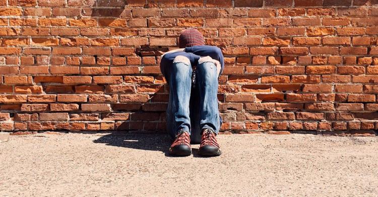 aggressione ragazzo disabile firenze oltrarno sputi