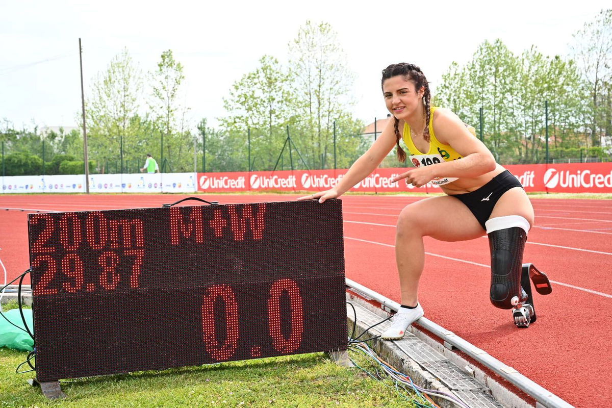 Ambra Sabatini torna in pista e firma il record del mondo nei 200 paralimpici | VIDEO article-post