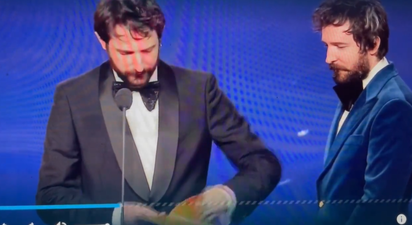 Il borbottio del regista D’Innocenzo che per alcuni era una bestemmia | VIDEO article-post