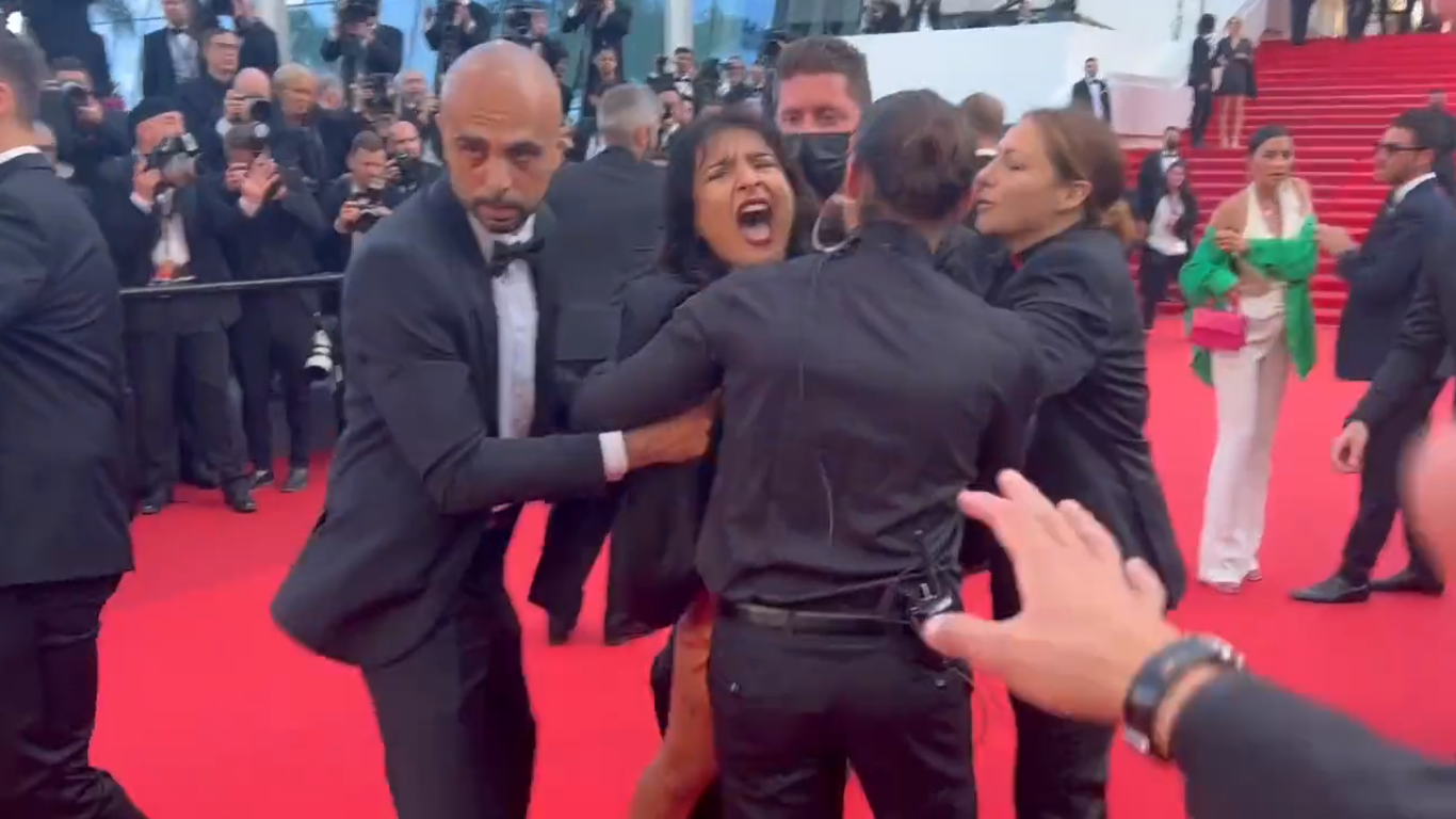 donna nuda cannes video stupri ucraina