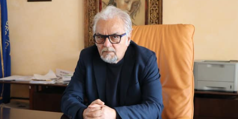 La fine che ha fatto il consigliere di Fratelli d’Italia che consigliava “gargarismi di pis…o” article-post