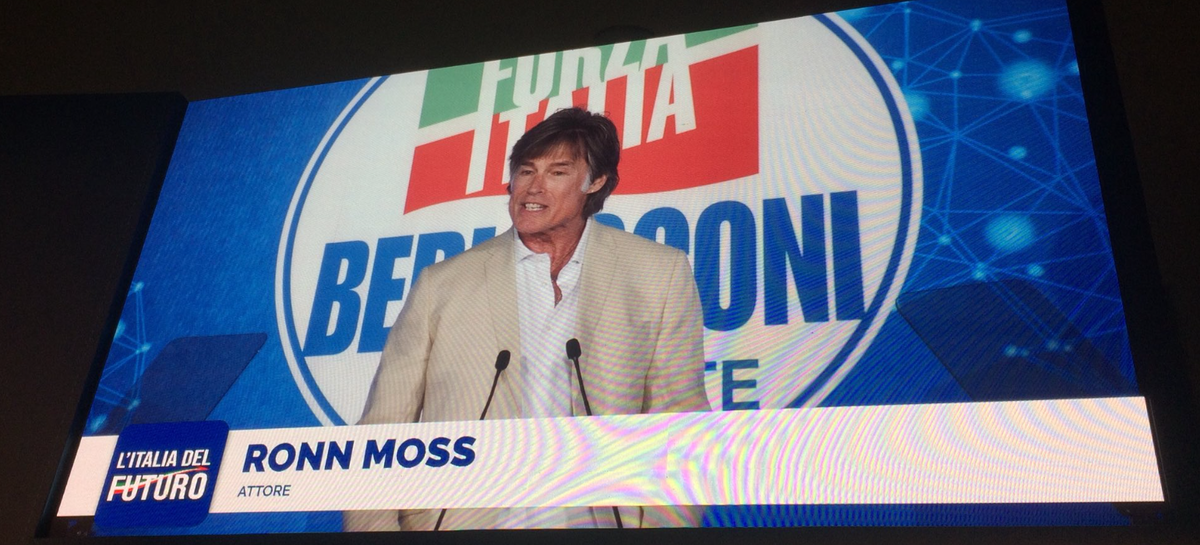 La gaffe di Ronn Moss sulla Puglia durante la convention di Forza Italia | VIDEO article-post