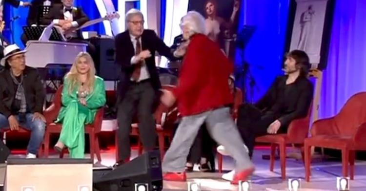 sgarbi mughini video rissa maurizio costanzo show