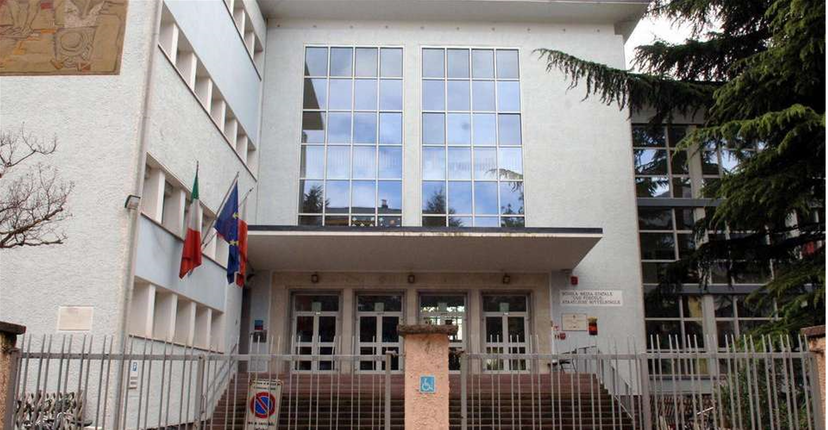 Il sovrintendente scolastico accusato di aver ricattato un professore per fargli alzare il voto del figlio article-post