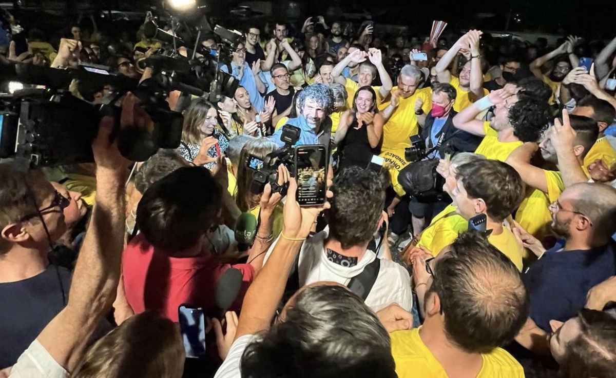 I sostenitori di Tommasi accolgono il nuovo sindaco di Verona intonando “Bella Ciao” | VIDEO article-post