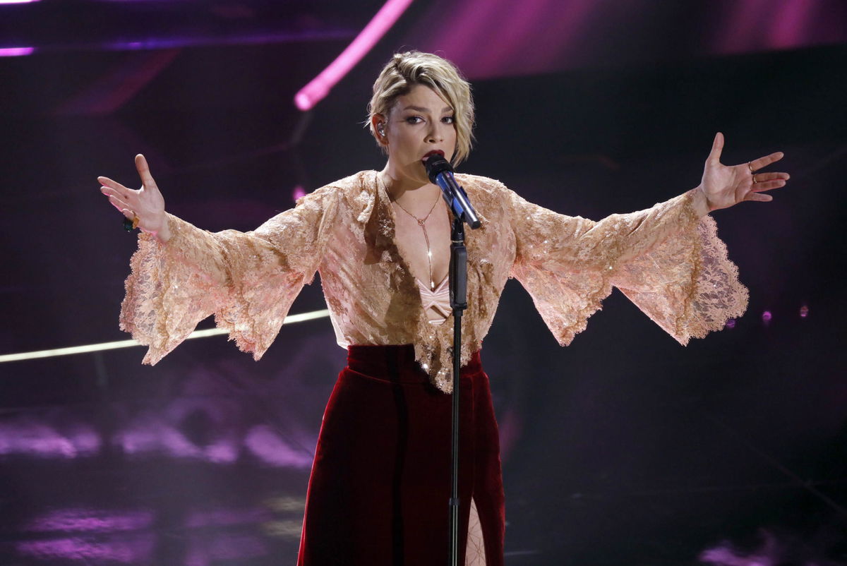 Emma Marrone contro il Foglio per l’articolo di Langone su “Campovolo profanato dalle femministe” article-post