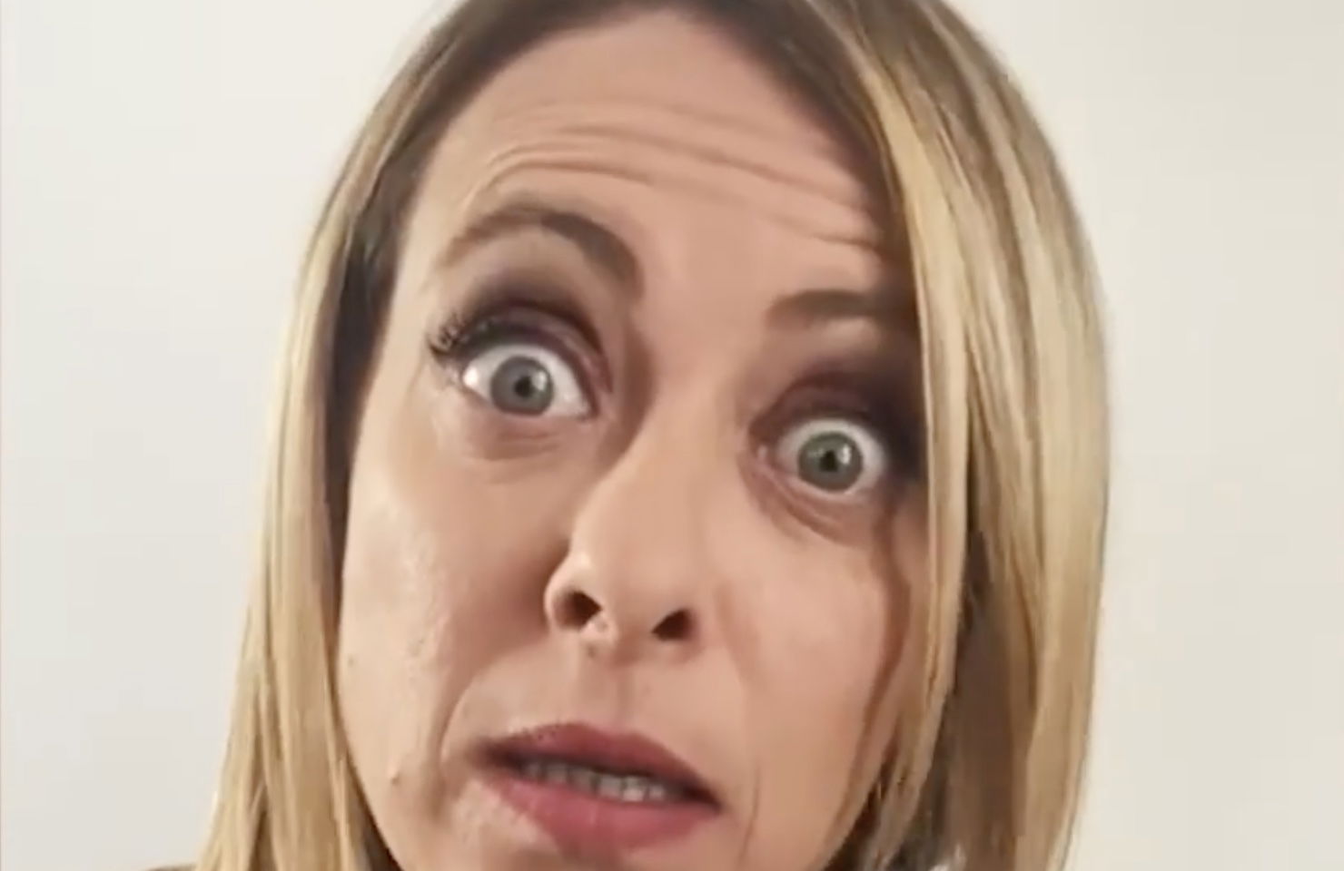 Devianze Giorgia Meloni Sondaggi politici oggi 2 agosto Giorgia Meloni scenari elezioni