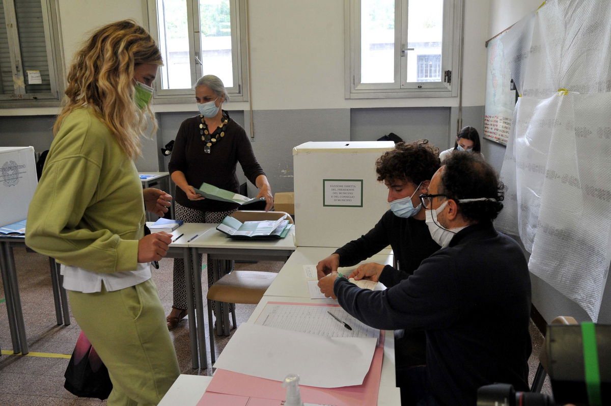 Il centrodestra fuori dal ballottaggio a Como chiede il riconteggio delle schede: “Troppe contestazioni” article-post