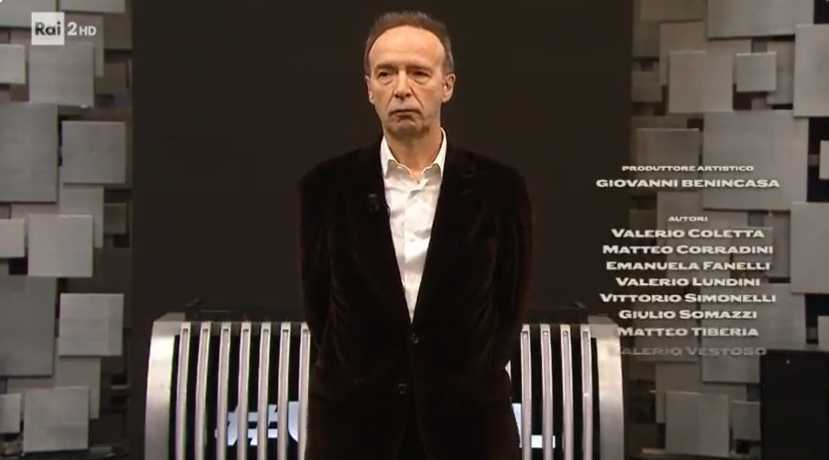 Roberto Benigni a Una pezza di Lundini fa quello che nessuno si aspetterebbe mai | VIDEO article-post