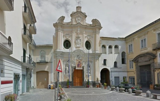 La storia del parrocco che aggredisce un parrocchiano per un’offerta troppo bassa article-post