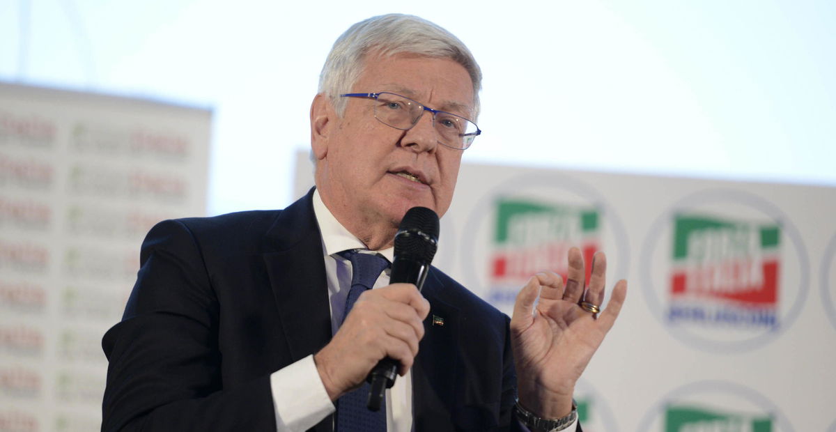 Paolo Romani indagato per peculato: avrebbe sottratto a Forza Italia 350mila euro di fondi pubblici article-post